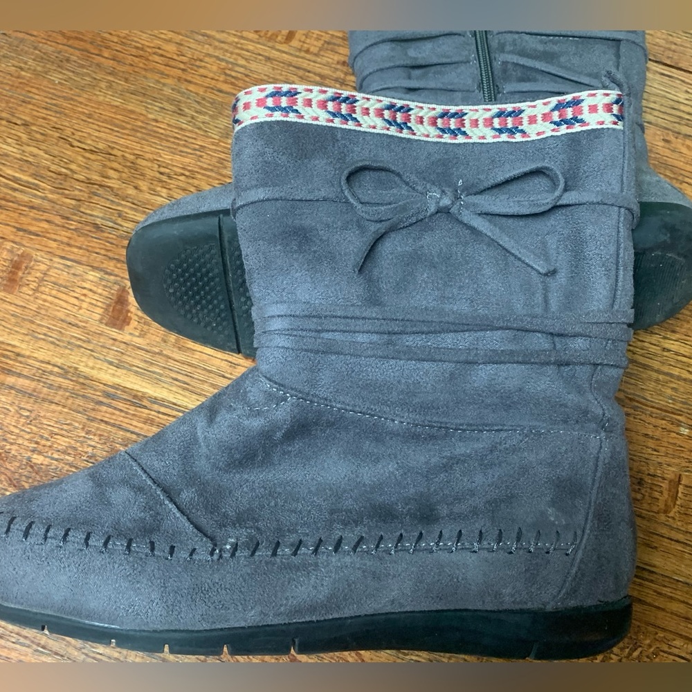Comfortview Faux Suede ankle boots Sz 8M